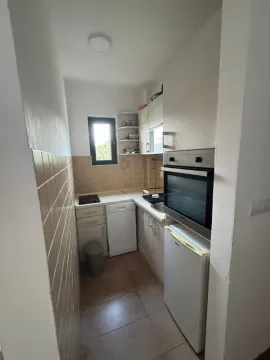 Izdavanje, dvosoban stan, 50m², Luštica Bay, Tivat - image 1
