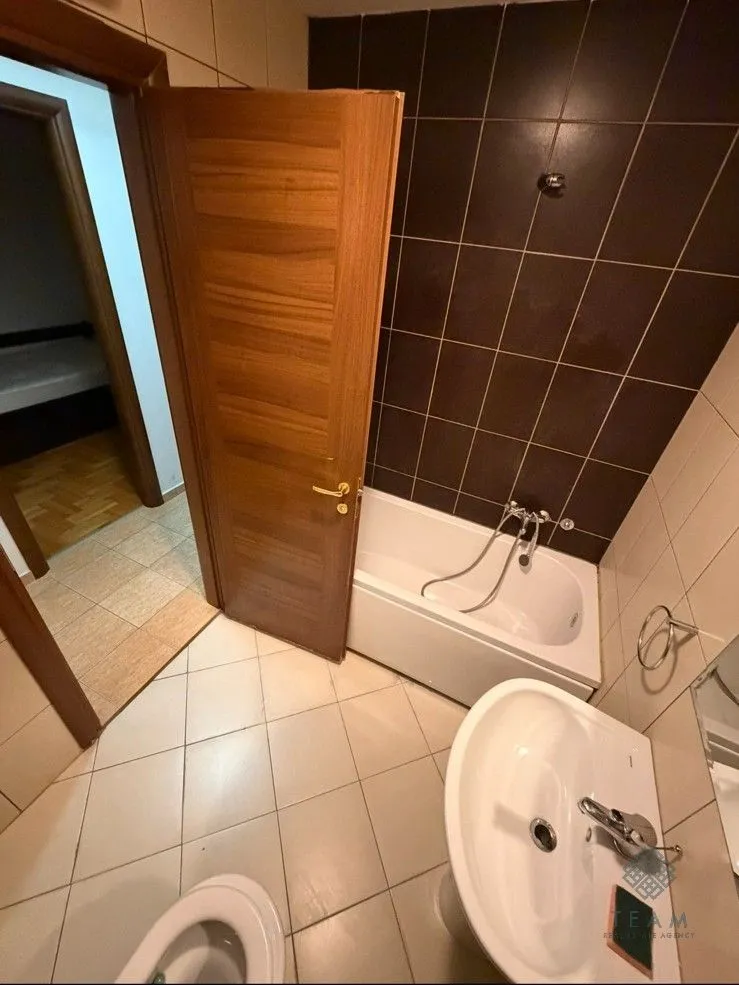 Rent, two bedroom apartment, 81m², City Kvart, Podgorica