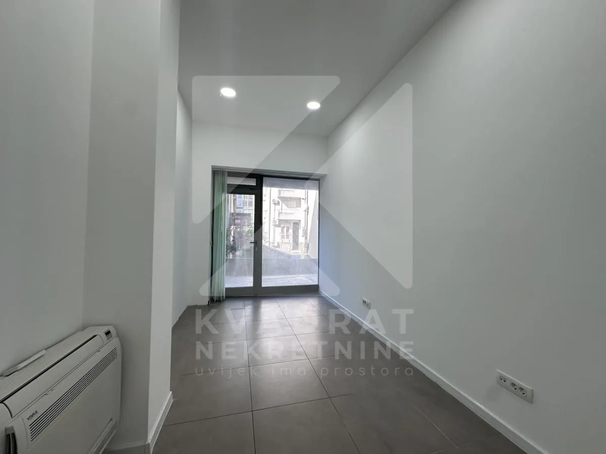 Rent, office space, 362m², Ljubović, Podgorica