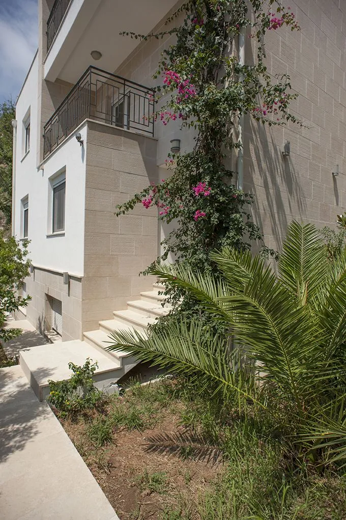 Sale, house, 400m², Perazića do, Budva