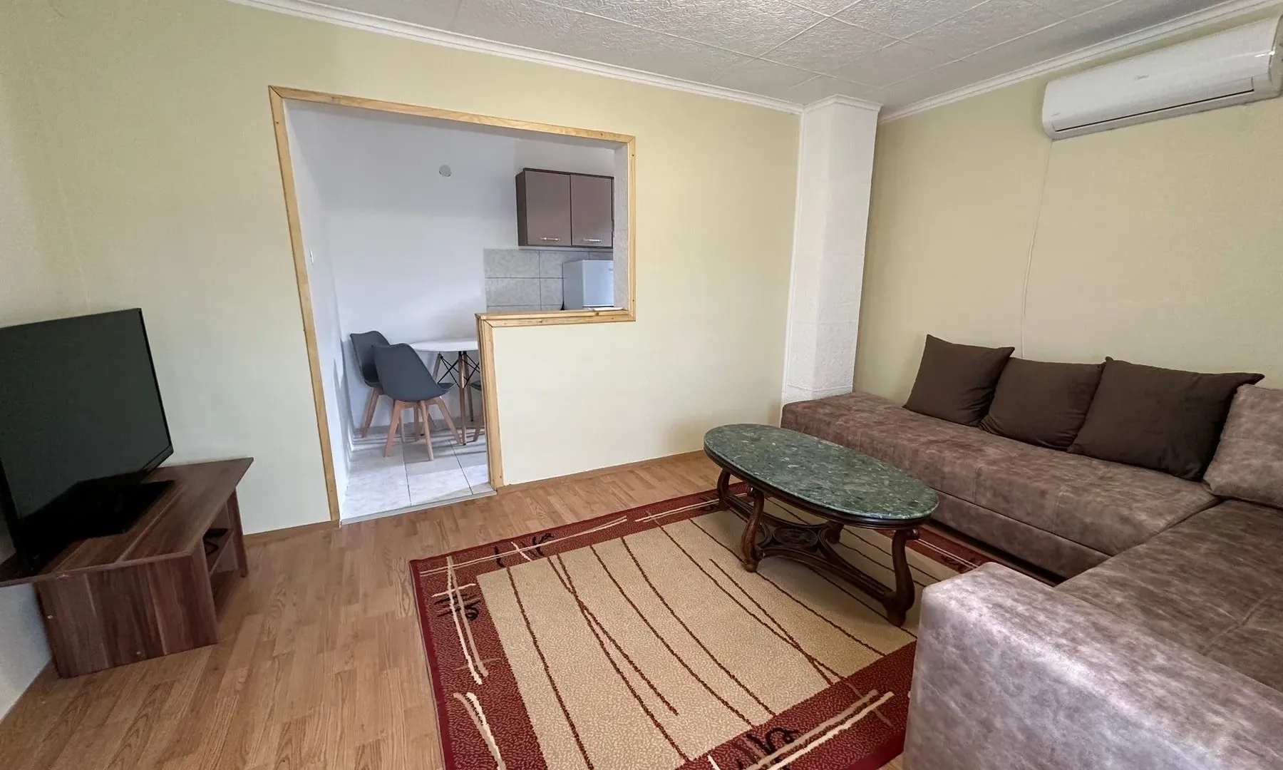 Izdavanje, dvosoban stan, 60m², 1 maj, Podgorica