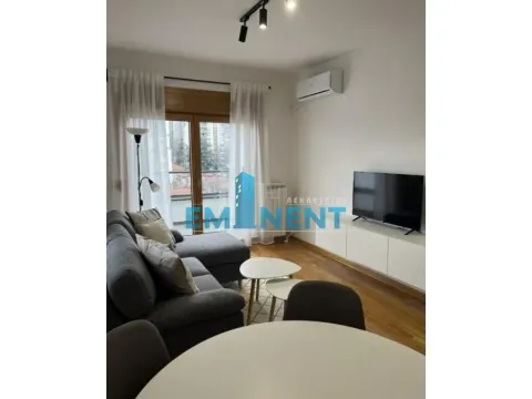 Rent, apartment, 43m², Južni Bulevar, Vračar Sve Podlokacije - image 2