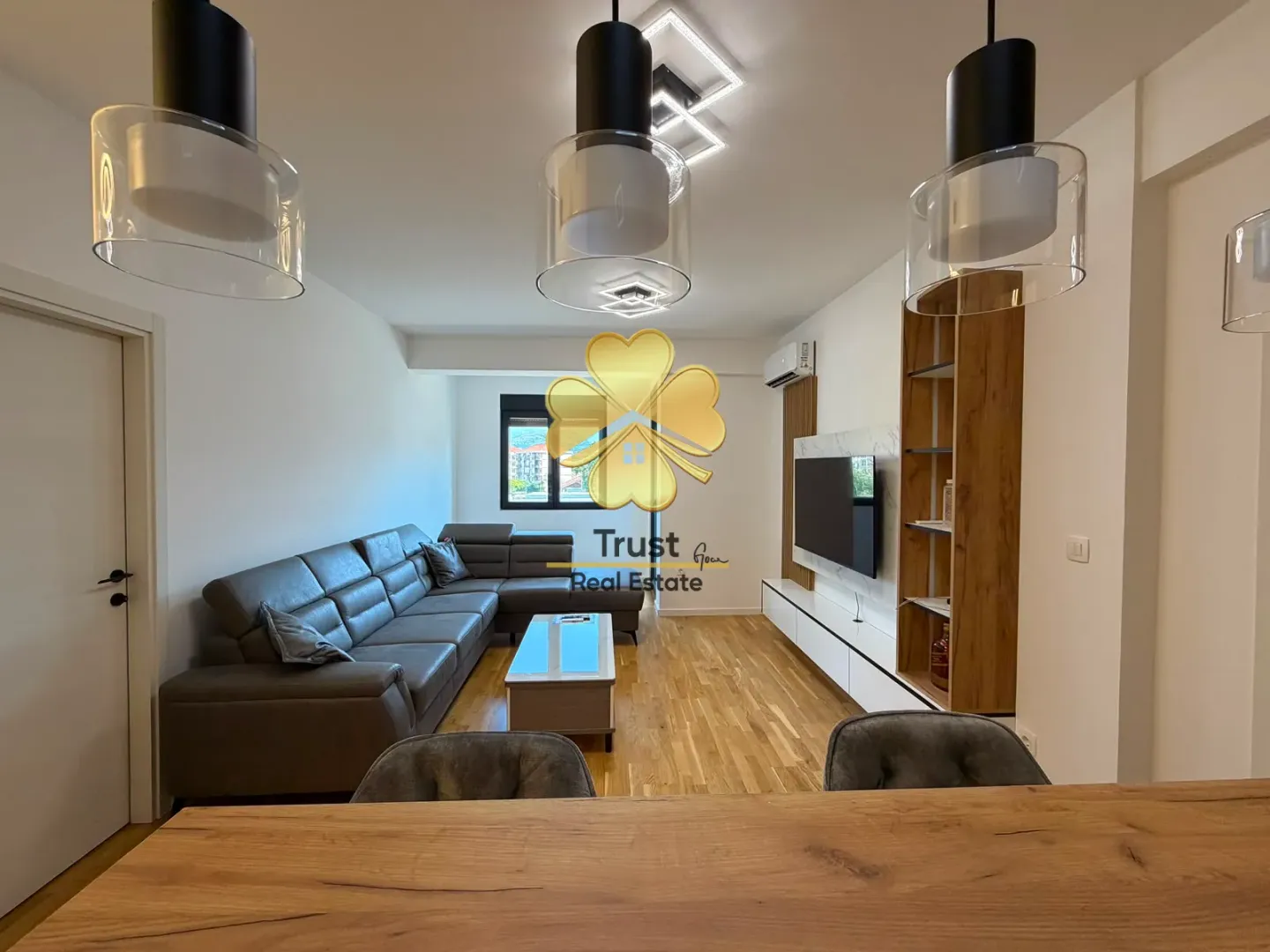 Izdavanje, dvosoban stan, 58m², Stari Aerodrom, Podgorica