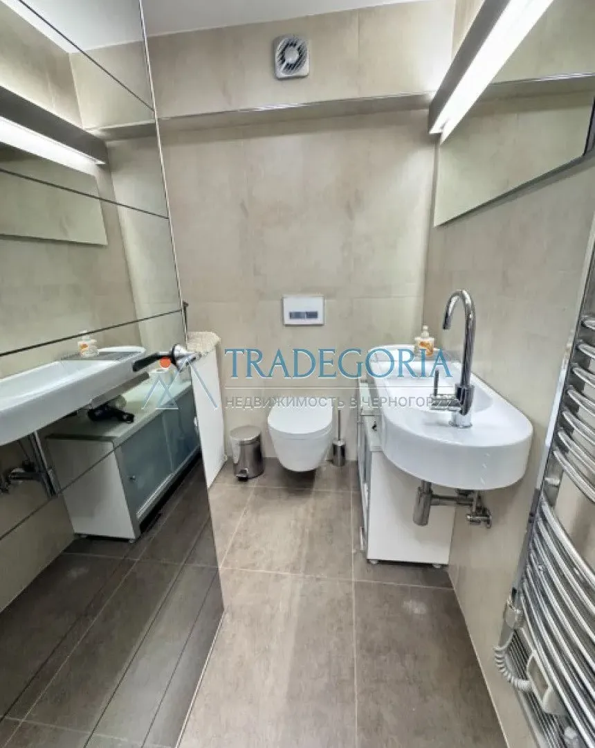 Prodaja, dvosoban stan, 129m², Dobrota, Kotor