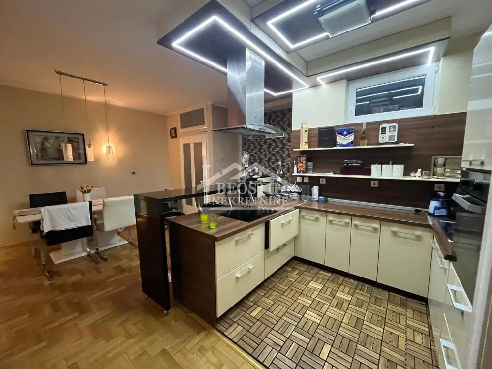 Prodaja, trosoban stan, 115m², Centar, Smederevo