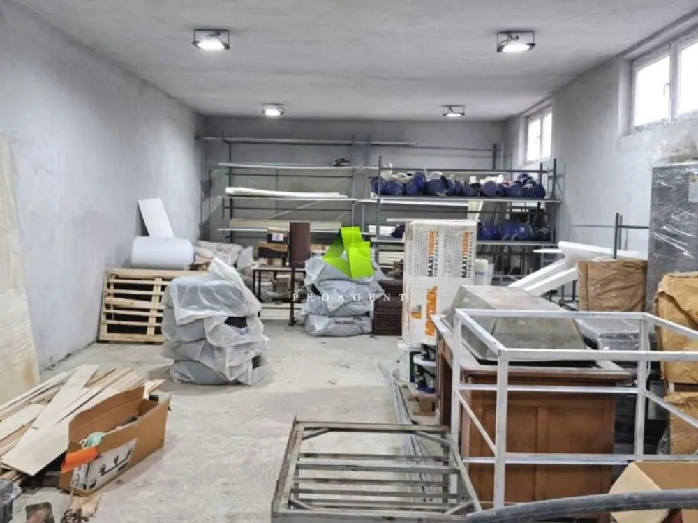 Rent, office space, 460m², Medijana, Niš
