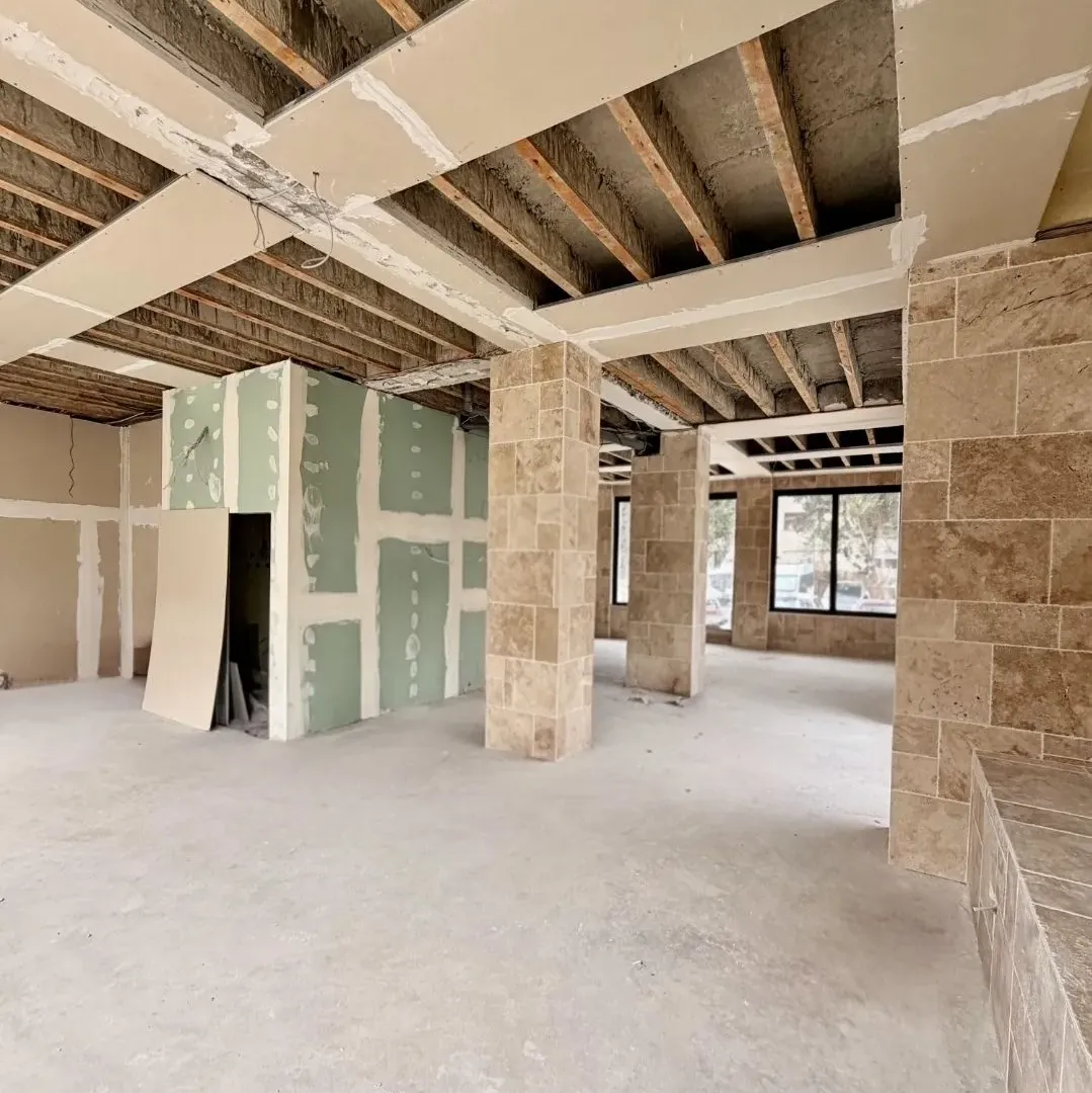 Izdavanje, poslovni prostor, 140m², Centar, Bar