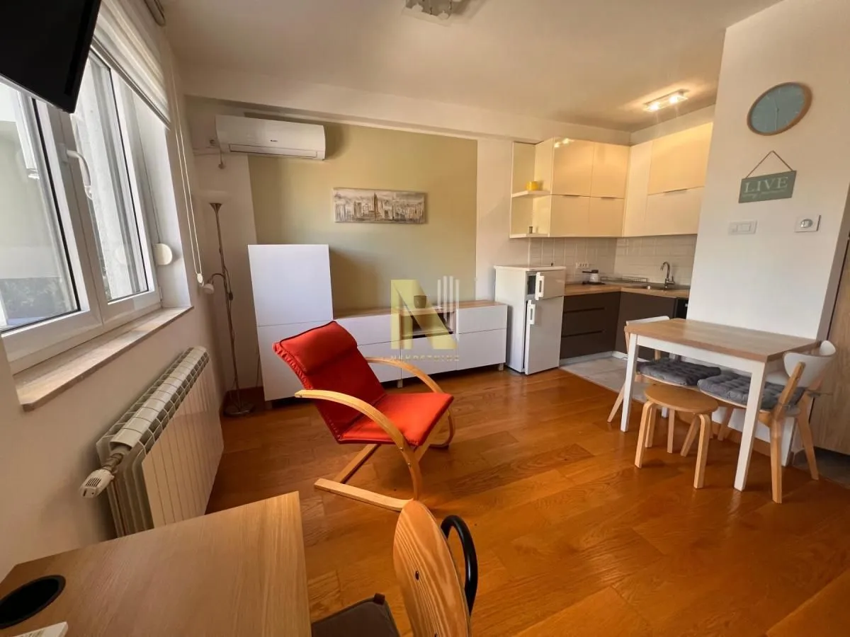 Rent, studio apartment, 29m², Centar, Novi Sad