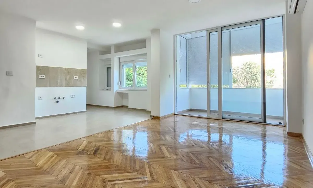 Sale, office space, 58m², Preko Morače, Podgorica