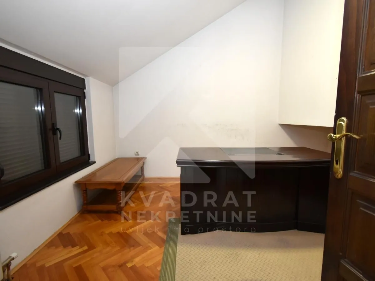 Rent, house, 300m², Gorica C, Podgorica