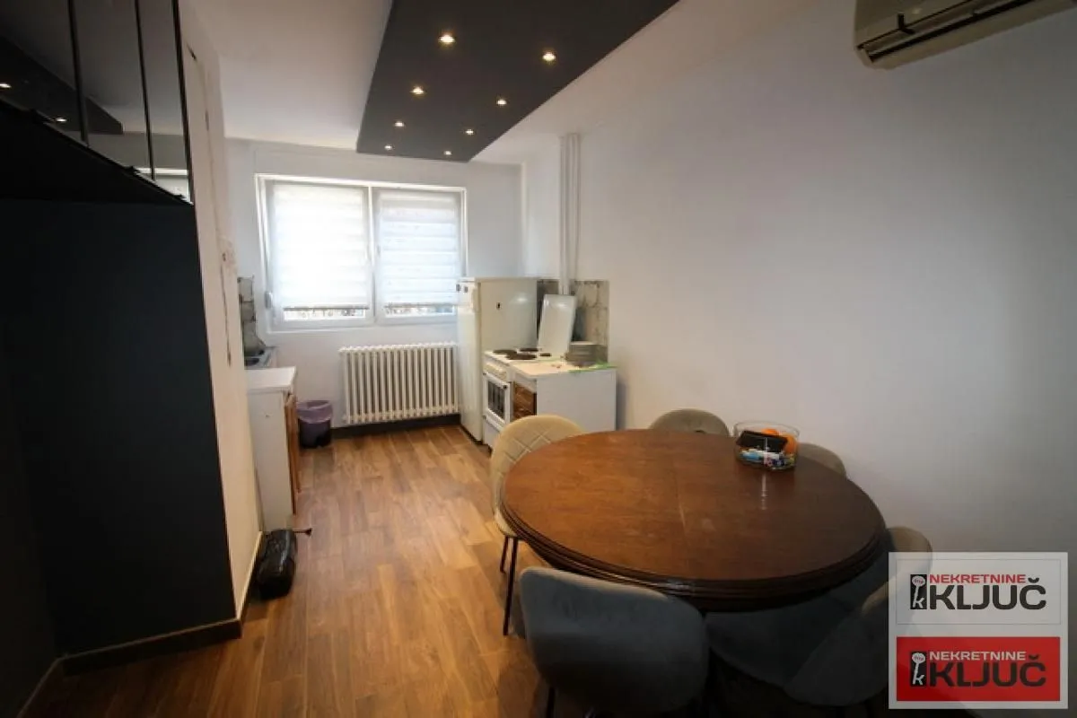 Prodaja, dvosoban stan, 63m², Bulevar Oslobodjenja, Novi Sad Sve Podlokacije