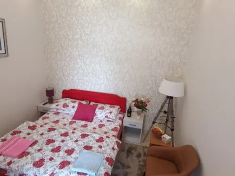 Izdavanje, jednosoban stan, 25m², Igalo, Herceg Novi - image 2