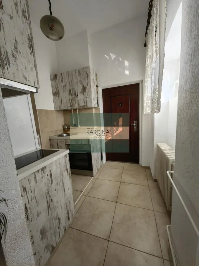 Prodaja, garsonjera, 24m², Centar, Kragujevac