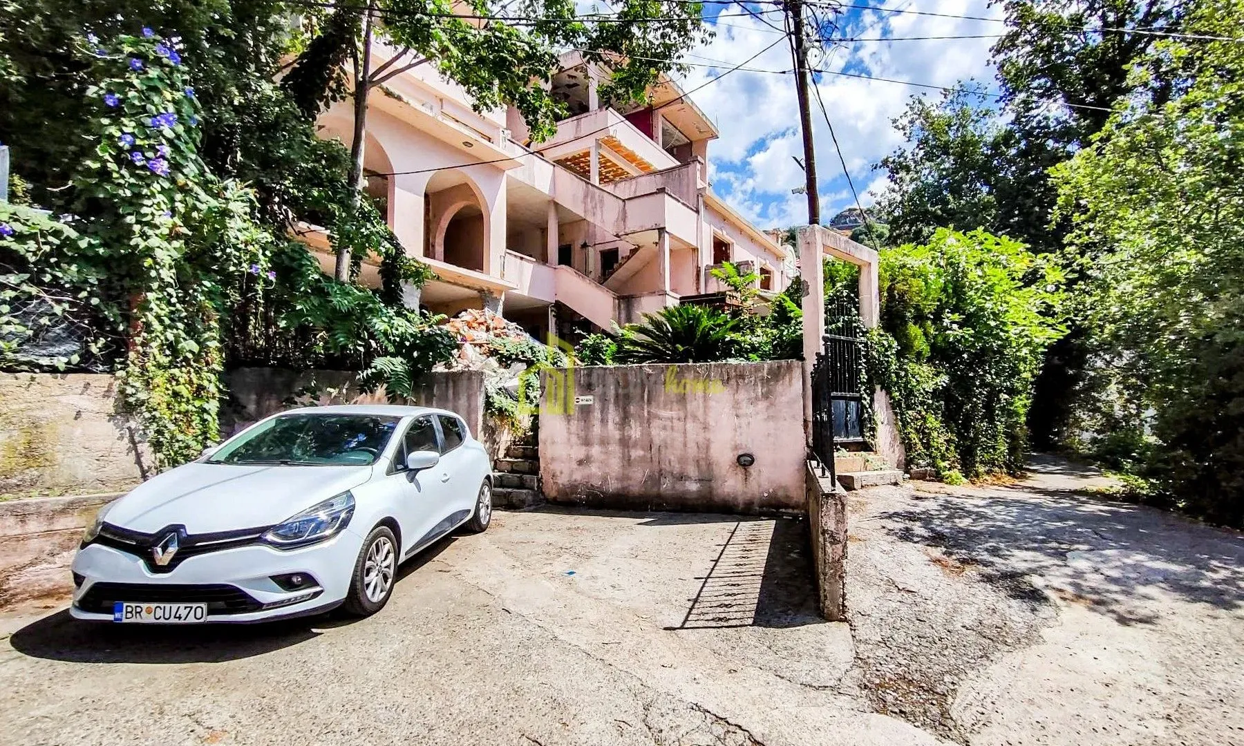 Prodaja, petosoban stan, 845m², Lazi, Budva