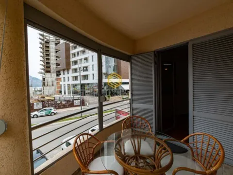 Izdavanje, jednosoban stan, 67m², Centar, Budva - image 5