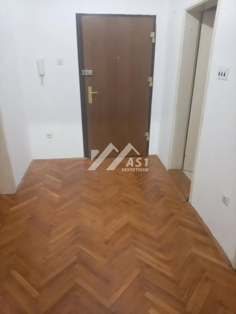 Izdavanje, dvosoban stan, 53m², Grbavica, Novi Sad Sve Podlokacije