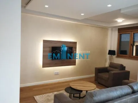 Izdavanje, trosoban stan, 75m², Autokomanda, Voždovac Sve Podlokacije - image 2