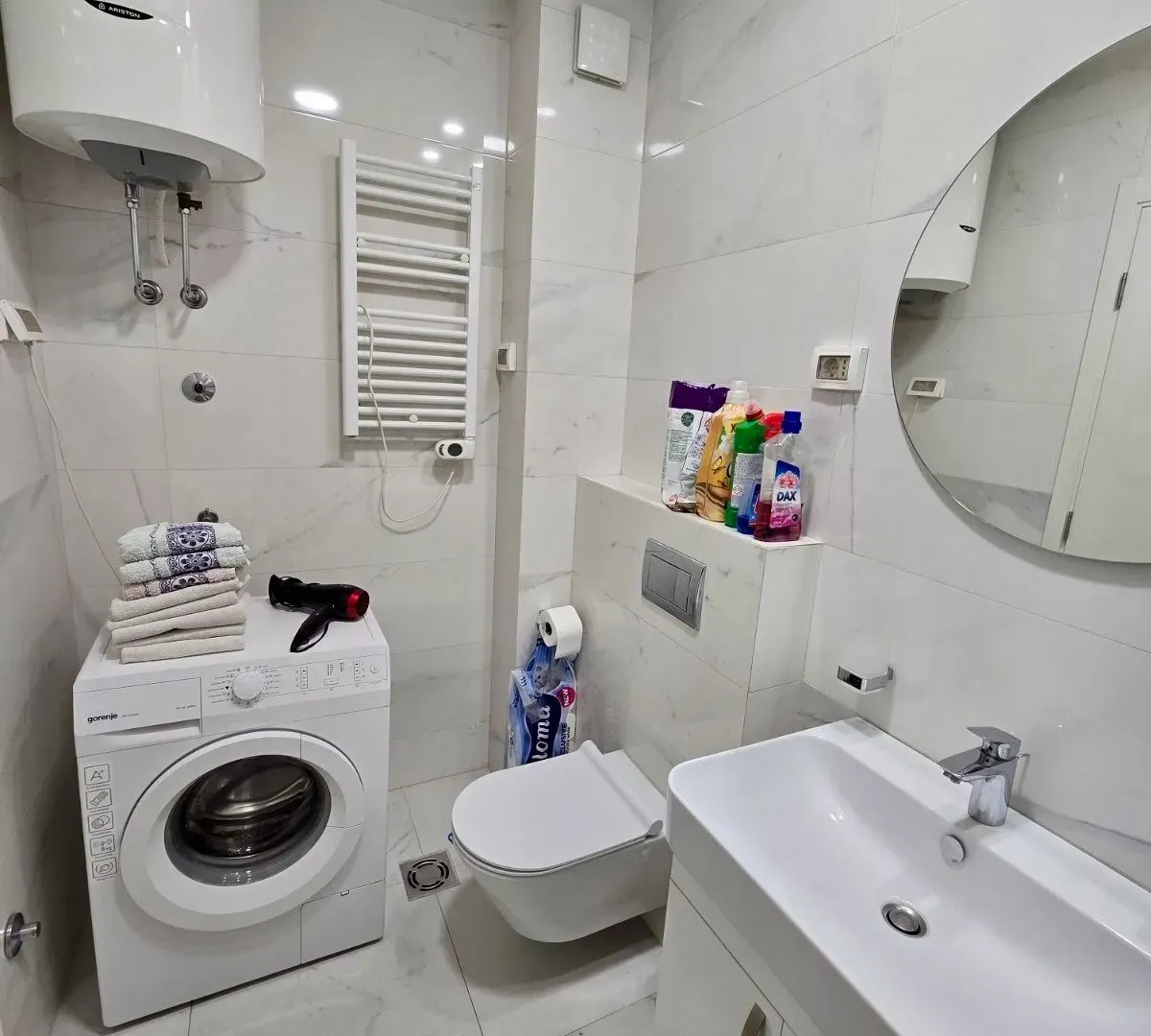 Izdavanje, jednosoban stan, 49m², Central Point, Podgorica