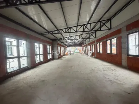 Izdavanje, poslovni prostor, 500m², Mali Mokri Lug, Zvezdara Sve Podlokacije - image 4