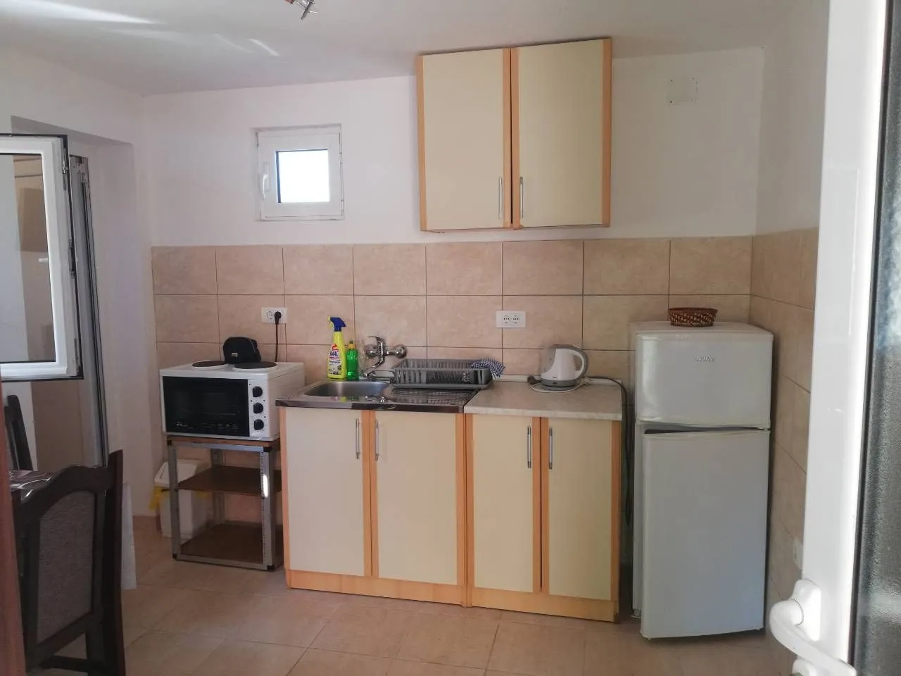 Izdavanje, jednosoban stan, 30m², Radovići, Tivat