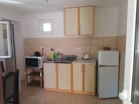 Rent, one bedroom apartment, 30m², Radovići, Tivat - image 2