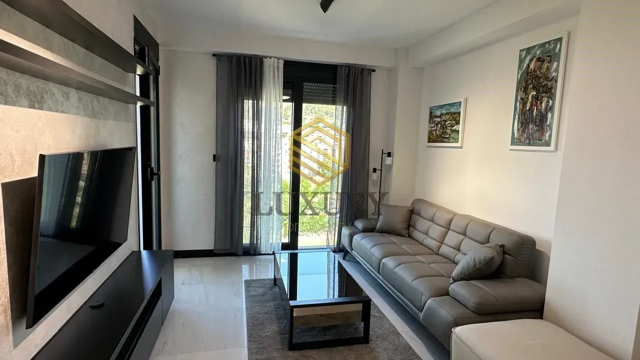 Prodaja, jednosoban stan, 45m², Obala Morače, Podgorica