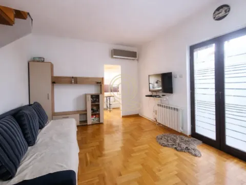 Prodaja, kuća, 108m², Uciteljsko Naselje, Zvezdara Sve Podlokacije - image 2