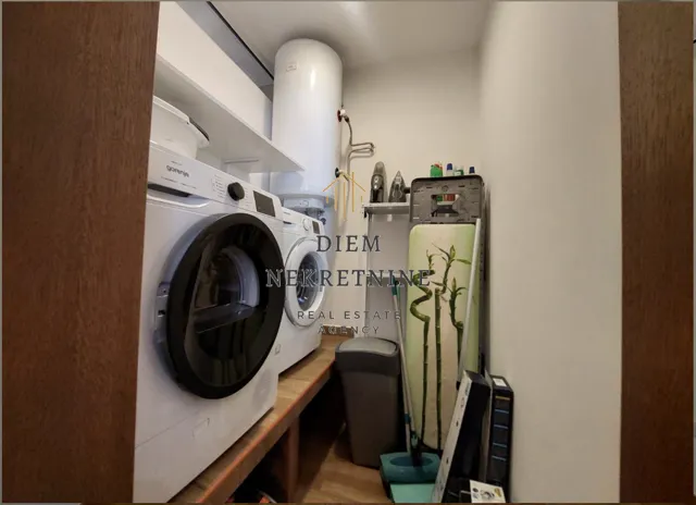 Rent, three bedroom apartment, 130m², Dobrota, Kotor