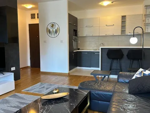 Izdavanje, dvosoban stan, 64m², City Kvart, Podgorica - image 1