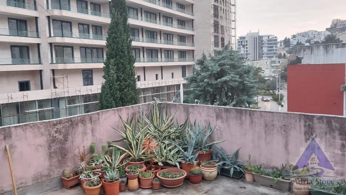 Prodaja, dvosoban stan, 89m², Centar, Budva
