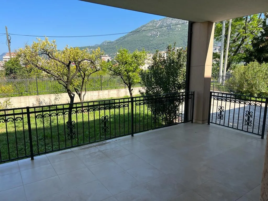 Sale, house, 270m², Centar, Bar