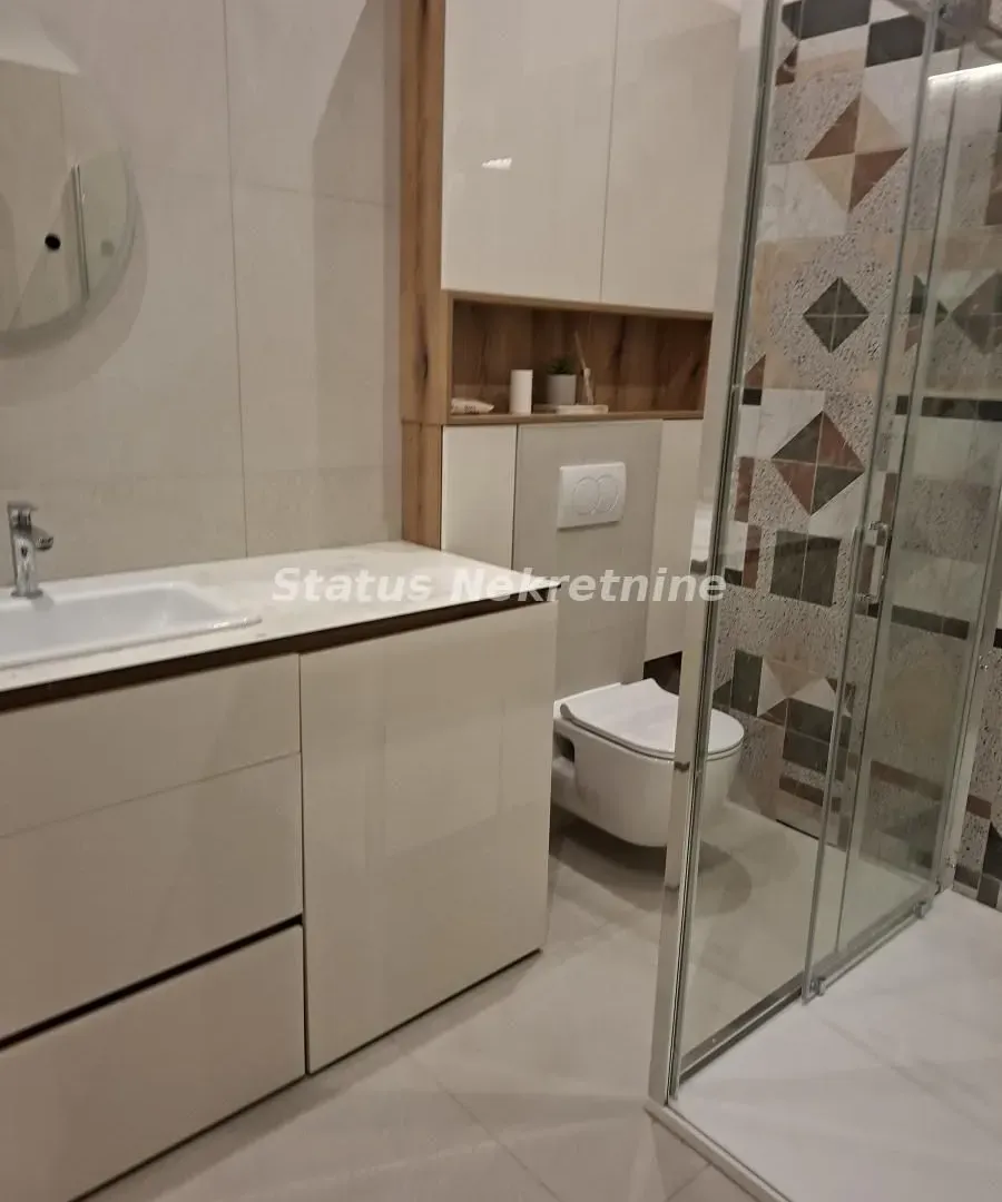 Prodaja, trosoban stan, 100m², Stari grad, Novi Sad