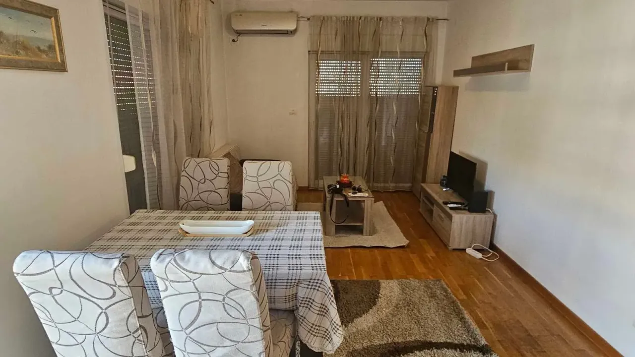 Izdavanje, jednosoban stan, 54m², City Kvart, Podgorica