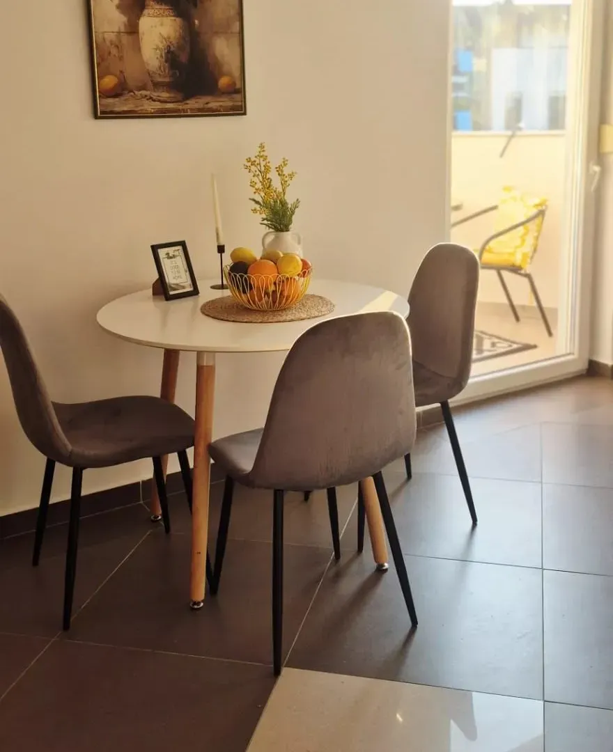 Rent, one bedroom apartment, 44m², Kalimanj, Tivat