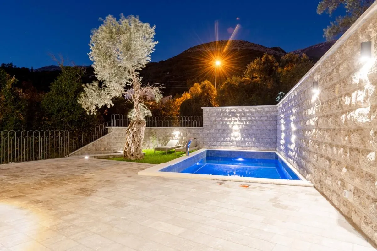 Prodaja, kuća, 240m², Budva, Crna Gora