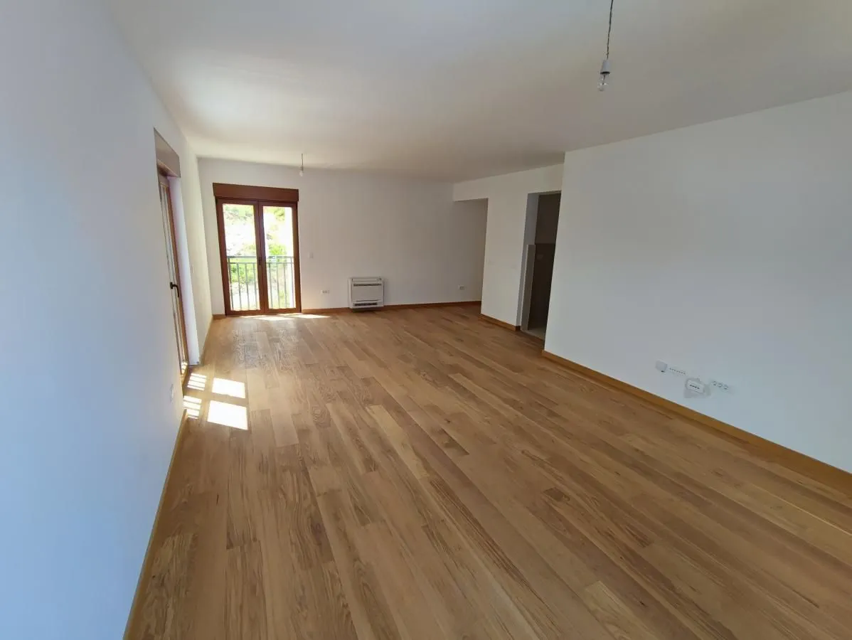 Prodaja, trosoban stan, 113m², Đuraševići, Tivat