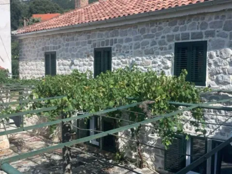 Rent, house, 175m², Risan, Kotor - image 7