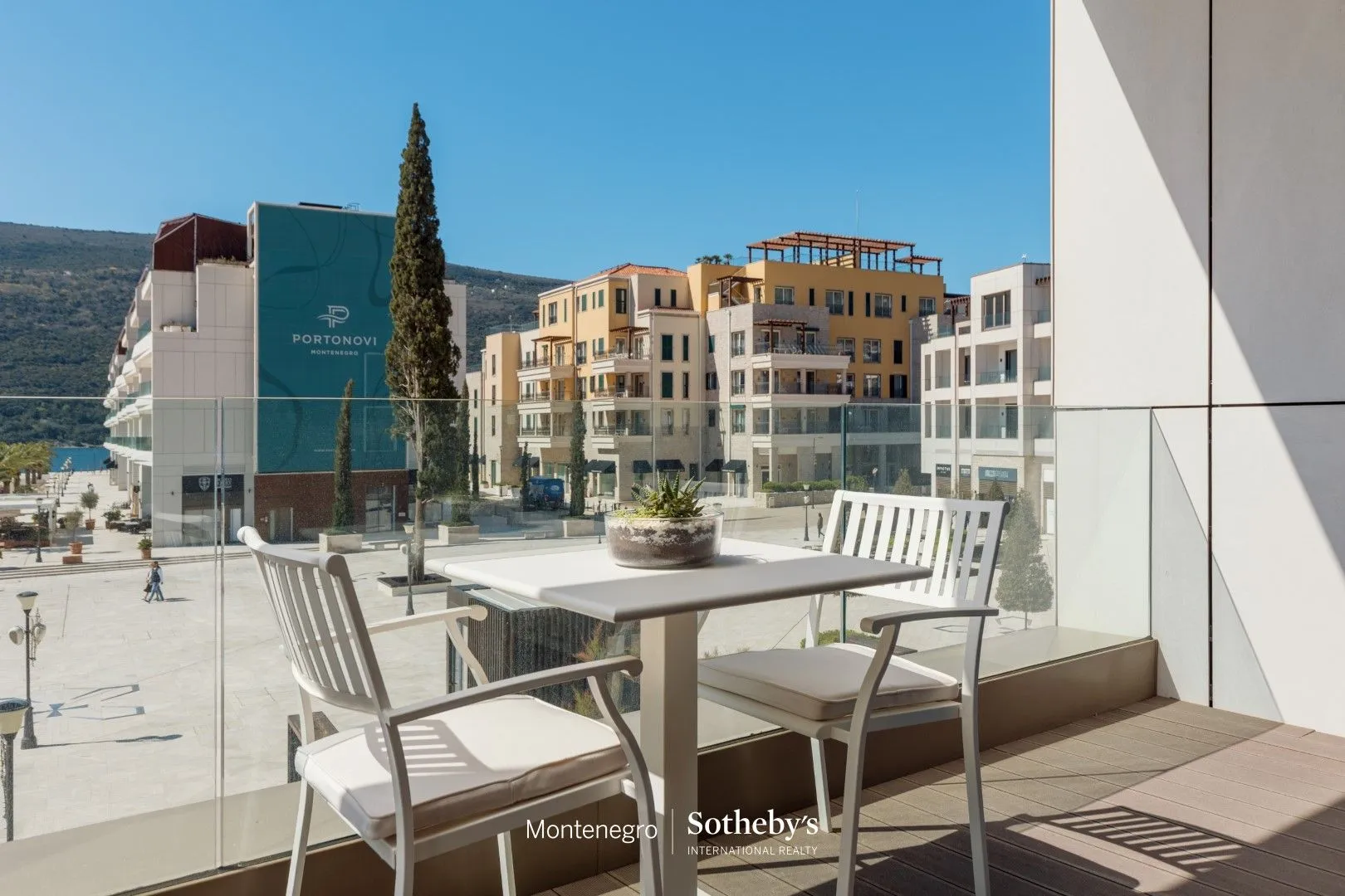 Prodaja, jednosoban stan, 82m², Portonovi, Herceg Novi
