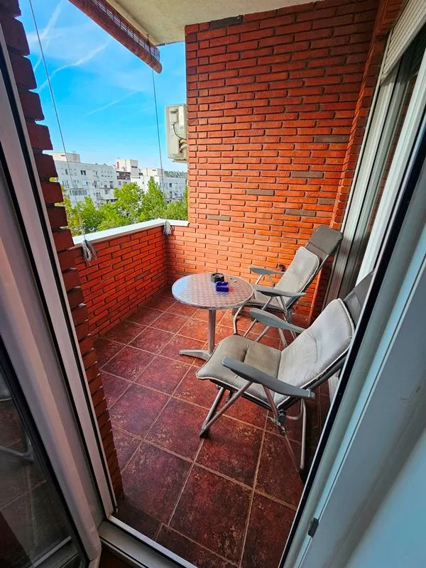 Izdavanje, jednosoban stan, 42m², Banovo Brdo, Beograd