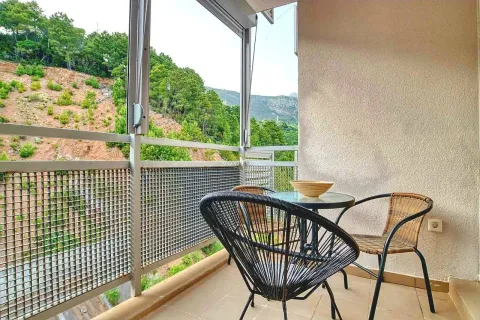 Rent, two bedroom apartment, 72m², Dubovica, Budva - image 10