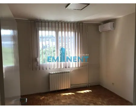 Empty room with a window, vertical blinds, and an air conditioning unit. - image 4