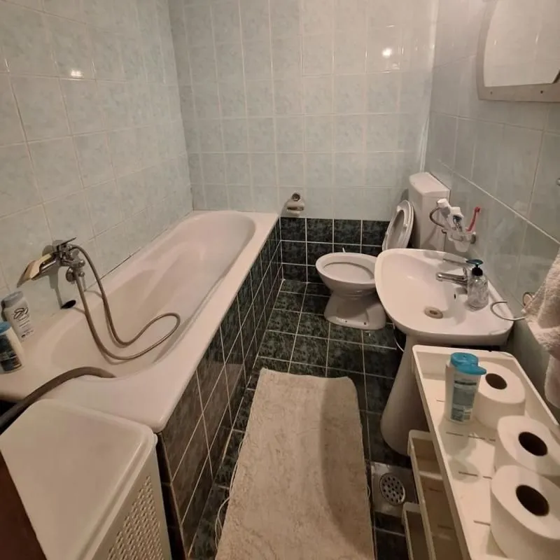 Izdavanje, dvosoban stan, 70m², Stari Aerodrom, Podgorica
