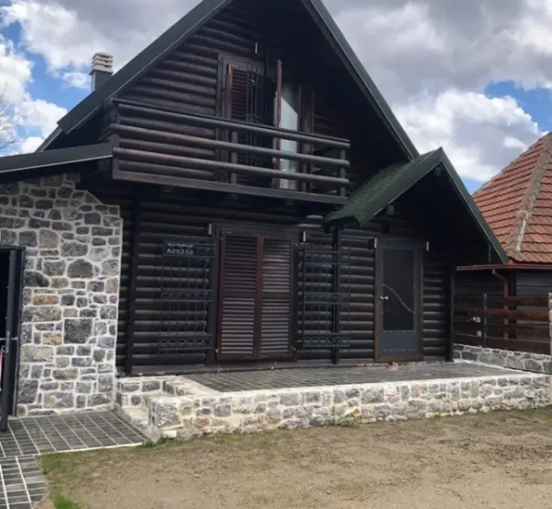 Prodaja, kuća, 106m², Centar, Kolašin