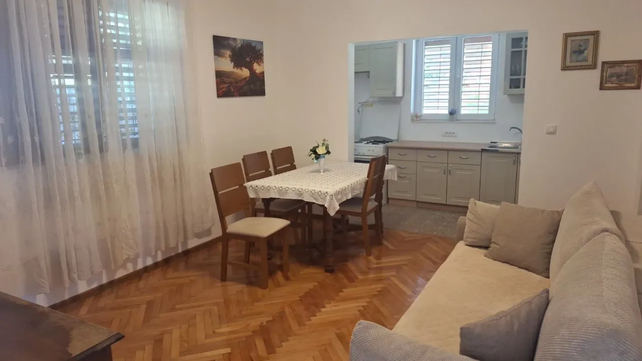 Rent, two bedroom apartment, 63m², Tripovići, Tivat