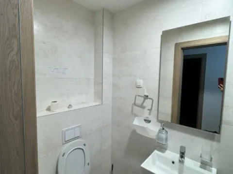 Izdavanje, dvosoban stan, 70m², Master Kvart, Podgorica - image 2