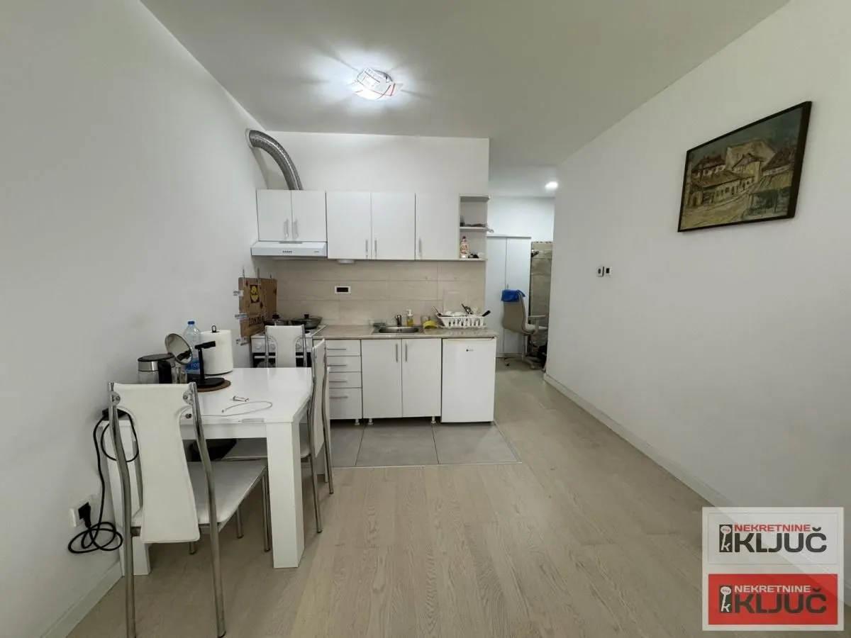 Izdavanje, garsonjera, 25m², Centar, Novi Sad