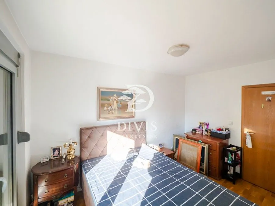 Sale, apartment, 83m², Neimar, Vračar Sve Podlokacije