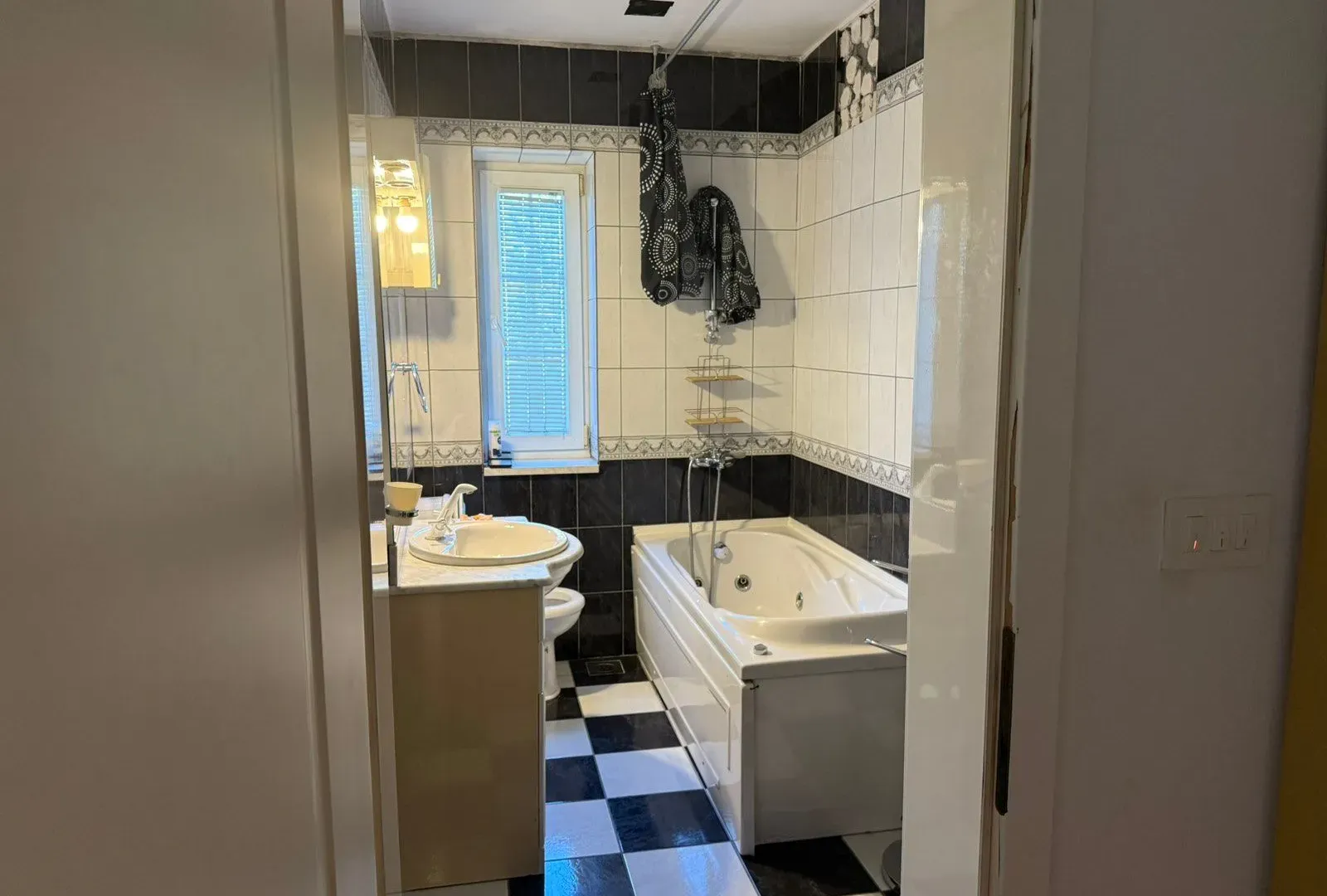 Izdavanje, jednosoban stan, 50m², Centar, Podgorica