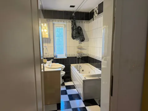 Izdavanje, jednosoban stan, 50m², Centar, Podgorica - image 12