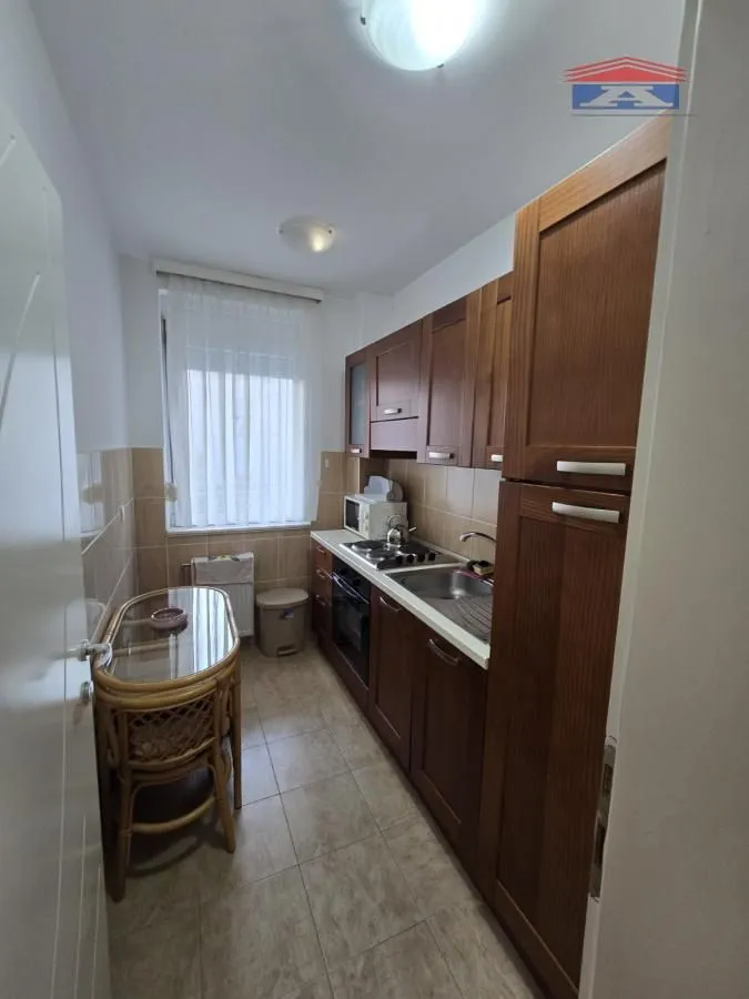 Izdavanje, trosoban stan, 64m², Sajmište, Novi Sad
